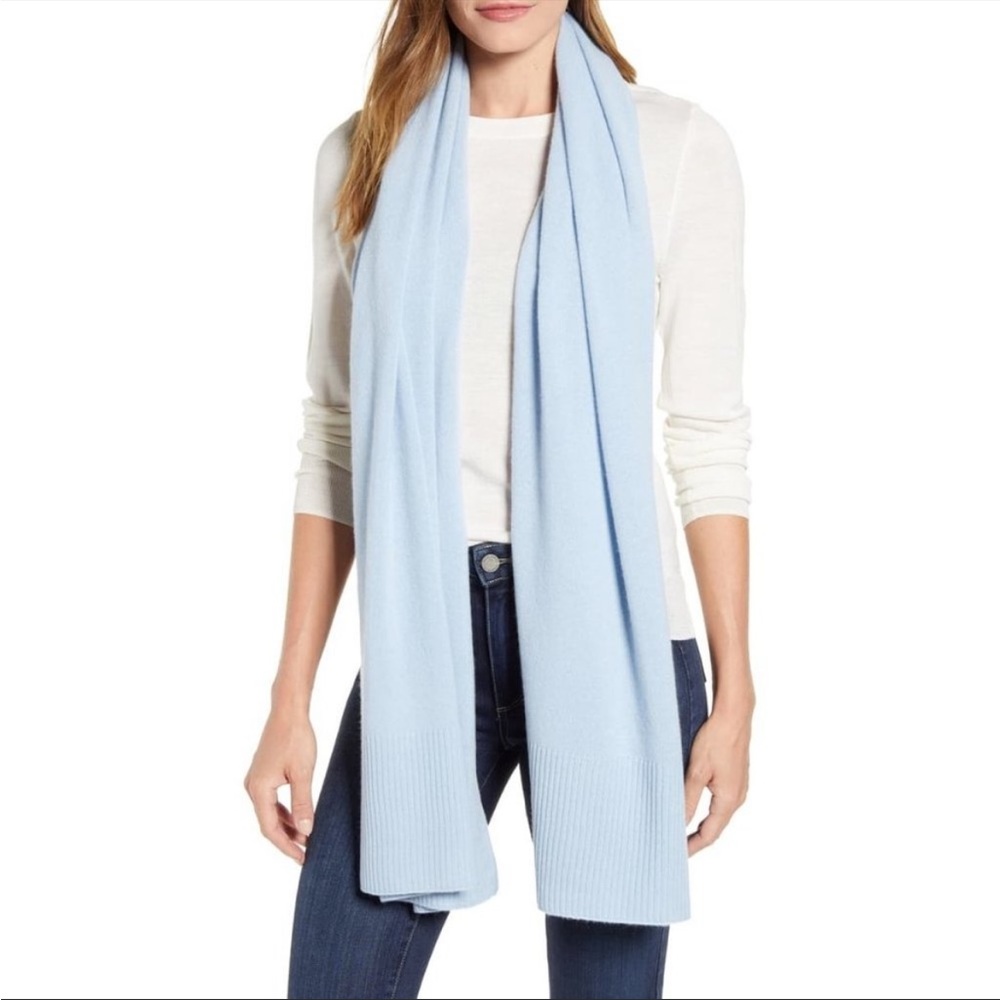 Halogen Ribbed Trim 100% Cashmere Blue
Fog Light Blue Wrap Scarf